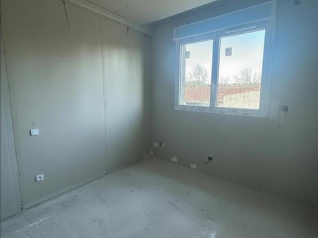 Appartement 64 m² à terminer de rénover + grande surface de 75 m² en rez de chaussée