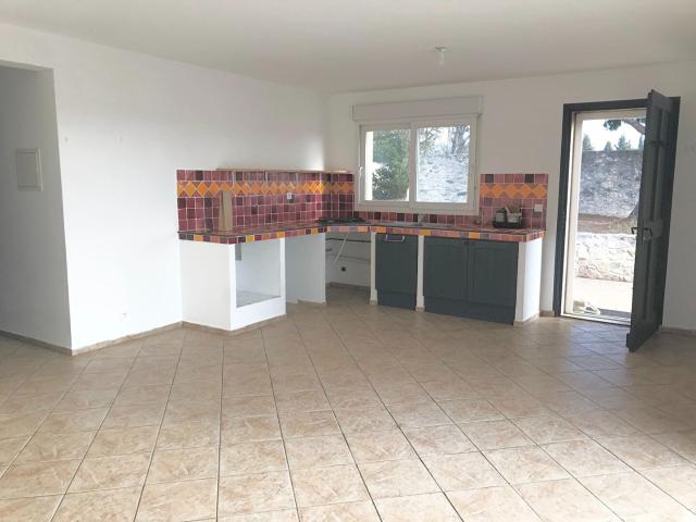 Appartement 66.74.m2, 3 chambres, dans domaine, La Fare Les Oliviers
