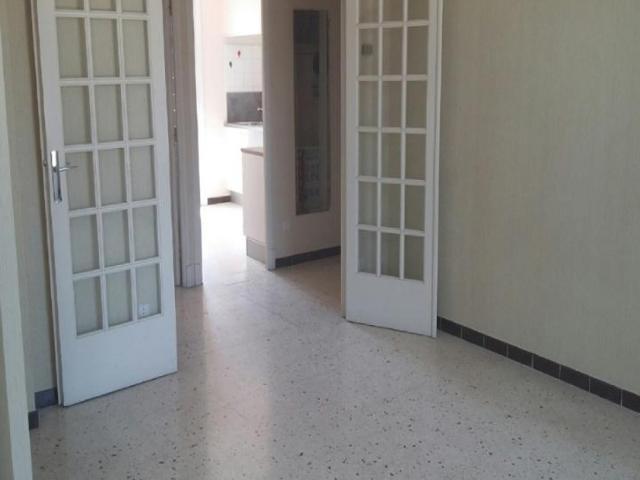 Appartement, 66m² 2 pièces, en location à Beziers560 € par mois