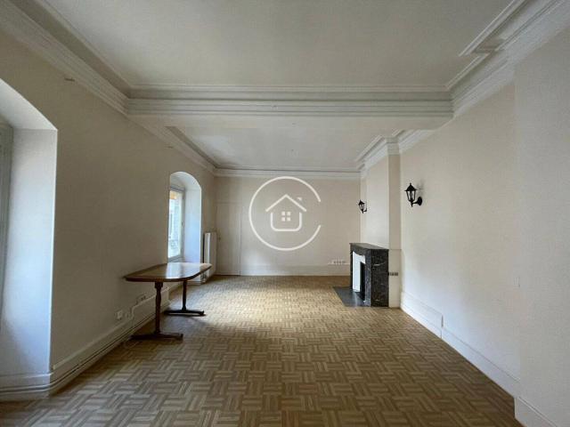Appartement 6 pièce s 162.49 m2