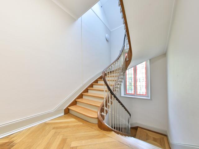 Appartement 6 pièce s 4 chambre s 158 m²