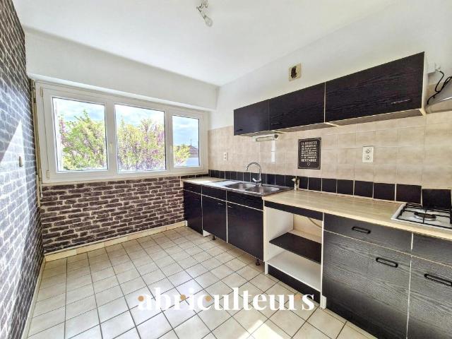 Appartement 6 pièces, 84 m² à louer à Cognac 16100