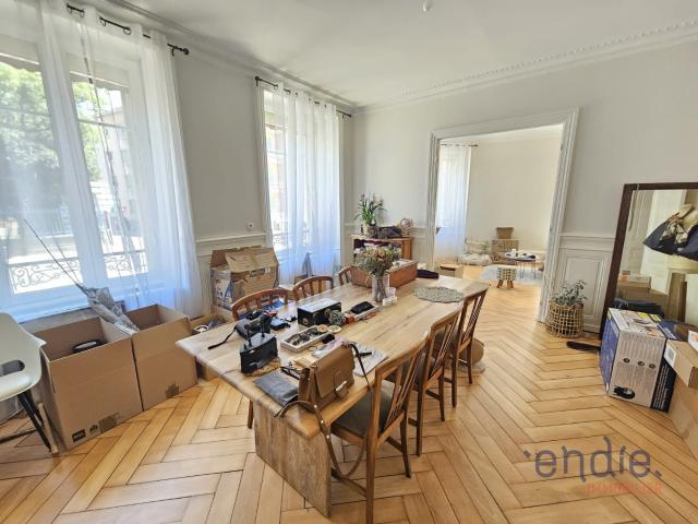 Appartement 6 pièces 107 m²