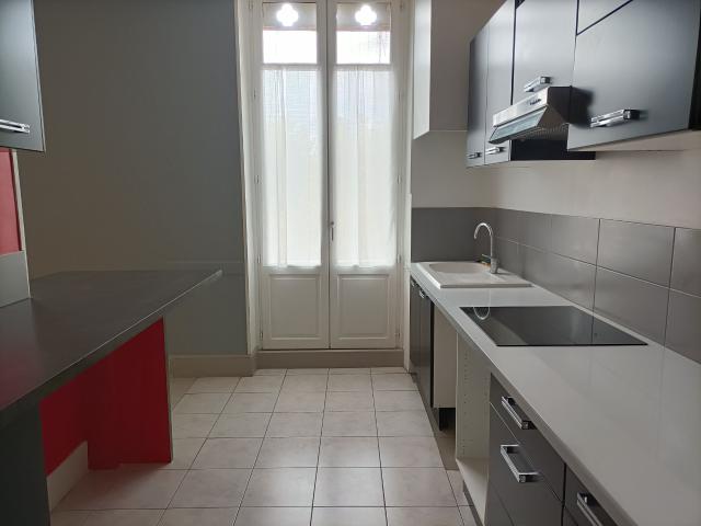 Appartement 6 pièces, 123 m² à louer à Cahors 46000