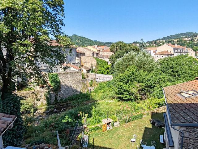 Appartement 6 pièces 141 m²