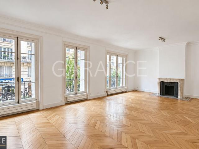 Appartement 6 pièces 143 m²