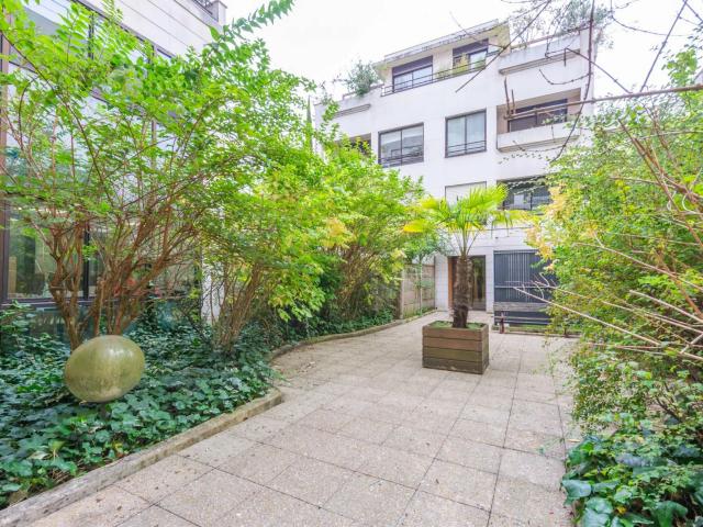 Appartement 6 pièces 143 m²