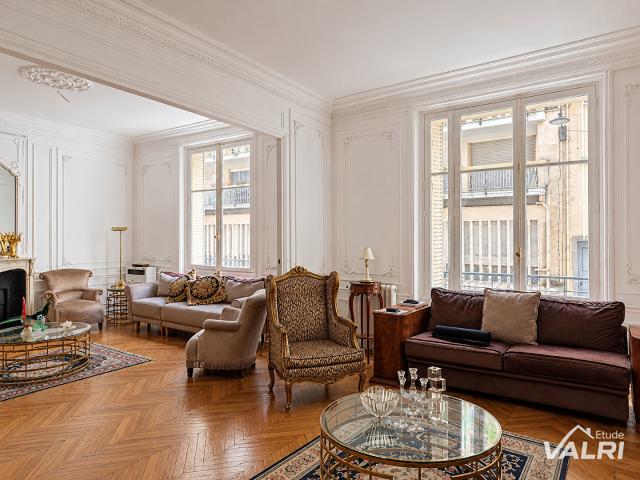 Appartement 6 pièces 143 m²