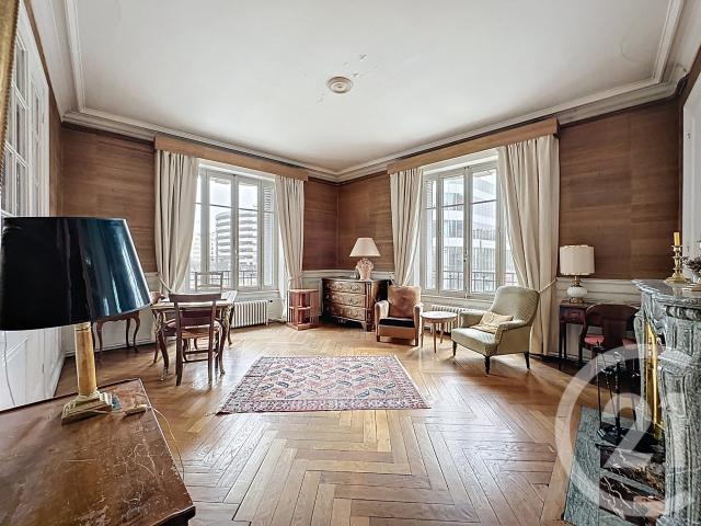 Appartement 6 pièces 143 m²