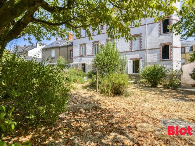 Appartement 6 pièces 145 m²
