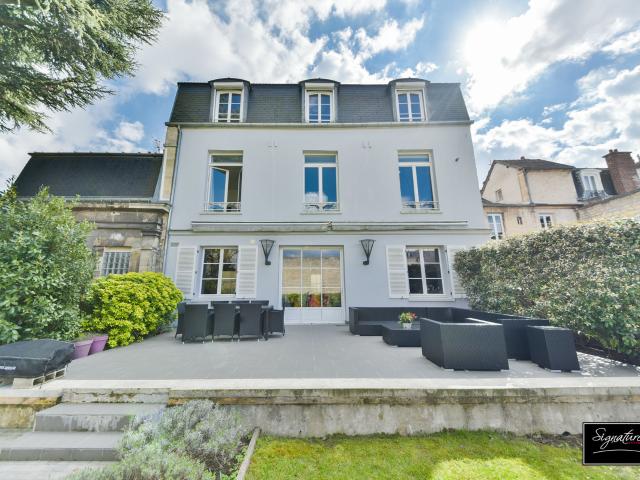 Appartement 6 pièces 147 m²