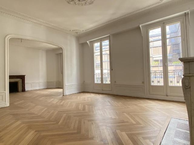 Appartement 6 pièces 148 m²