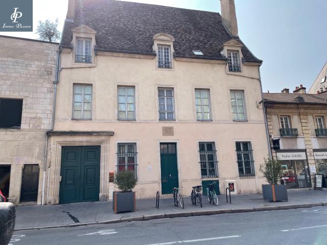 Appartement 6 pièces 151 m²