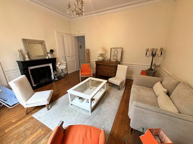 Appartement 6 pièces 151 m²
