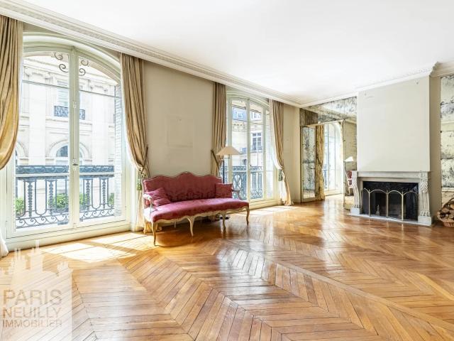 Appartement 6 pièces 153 m²
