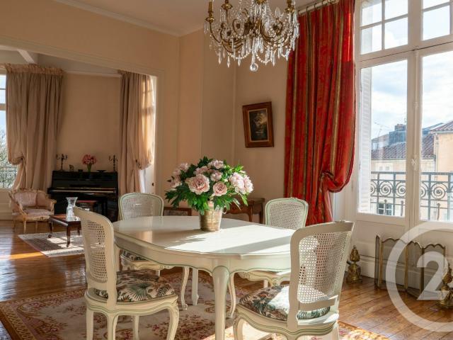 Appartement 6 pièces 153 m²