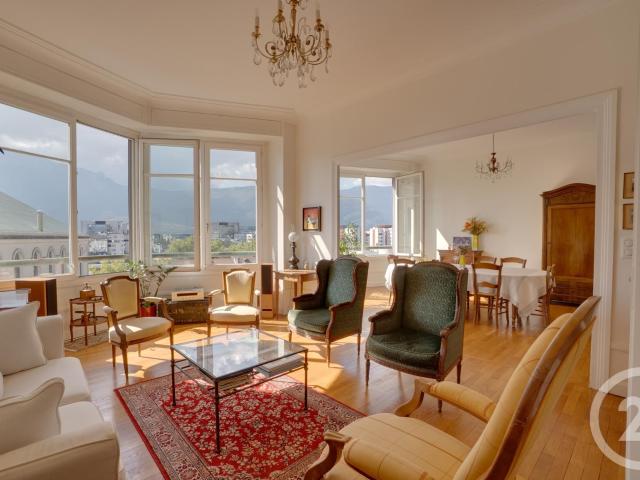 Appartement 6 pièces 155 m²