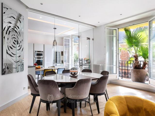 Appartement 6 pièces 156 m²