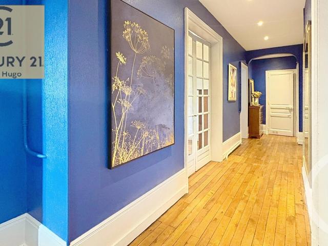 Appartement 6 pièces 157 m²