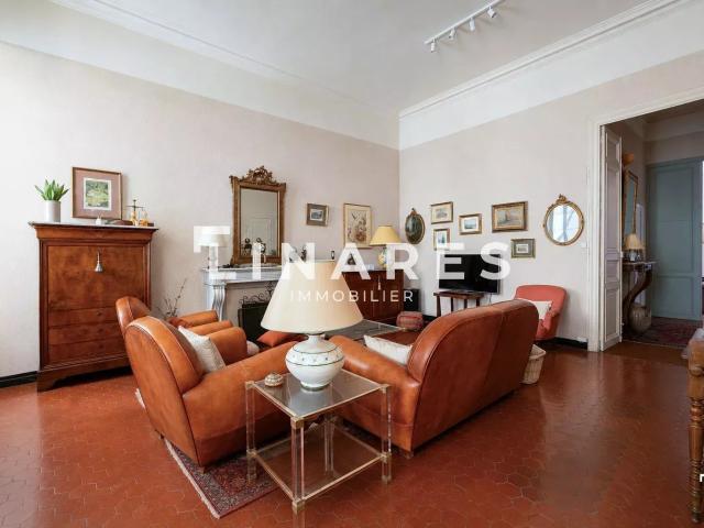 Appartement 6 pièces 161 m²