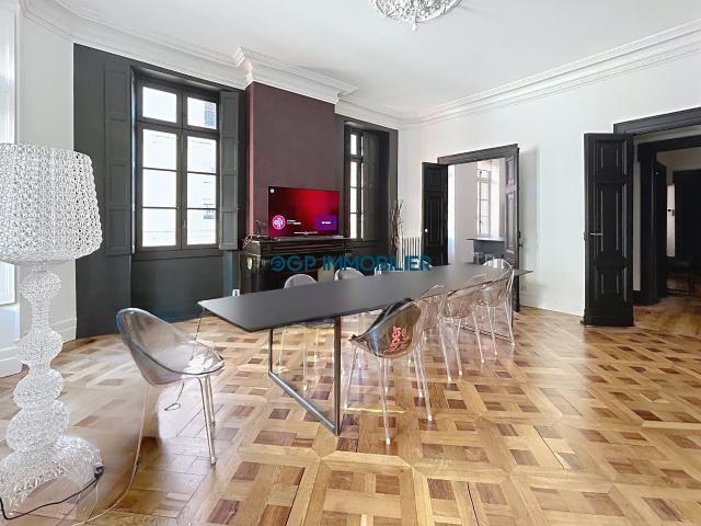 Appartement 6 pièces 165 m²