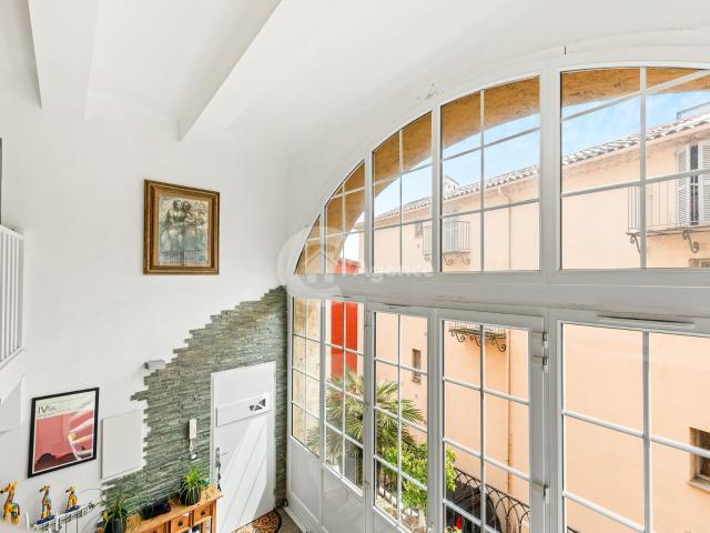 Appartement 6 pièces 165 m²
