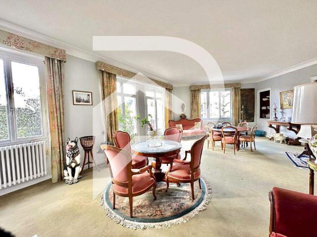 Appartement 6 pièces 166 m²