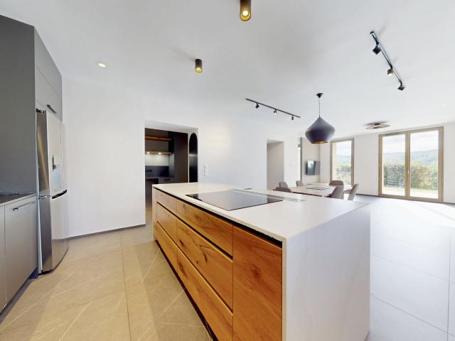 Appartement 6 pièces 168 m²