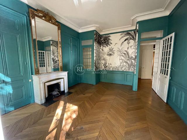 Appartement 6 pièces 168 m²