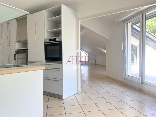 Appartement 6 pièces, 168 m² à louer à Collonges sous Salève 74160