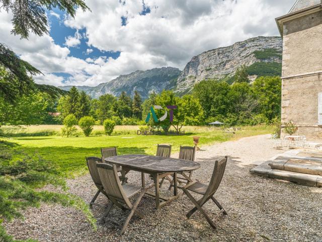 Appartement 6 pièces 170 m²