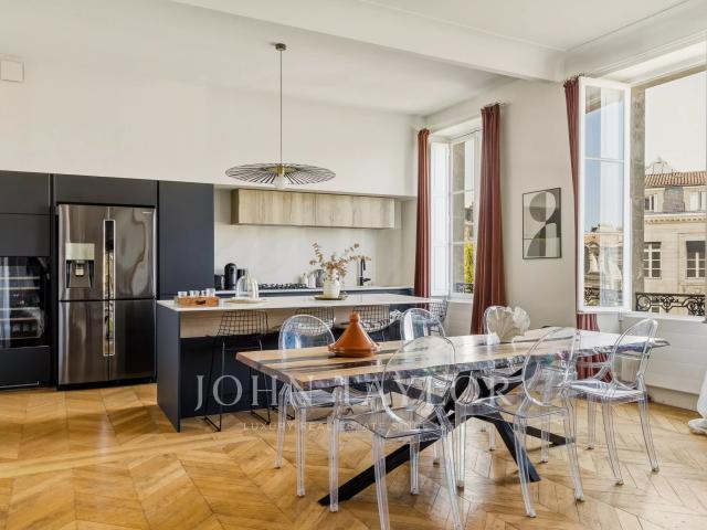 Appartement 6 pièces 170 m²
