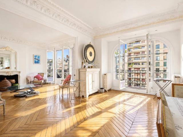 Appartement 6 pièces 174 m²