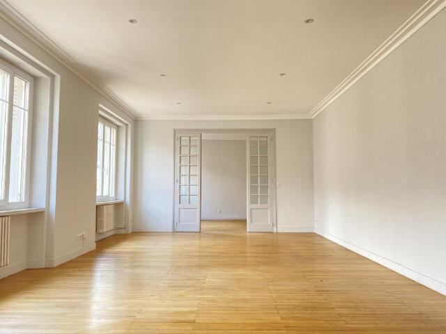 Appartement 6 pièces 177 m²