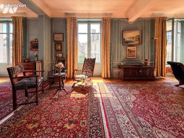 Appartement 6 pièces 177 m²