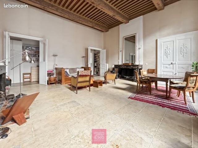 Appartement 6 pièces 177 m²