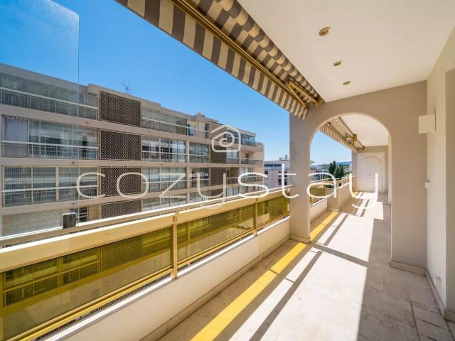 Appartement 6 pièces 180 m²