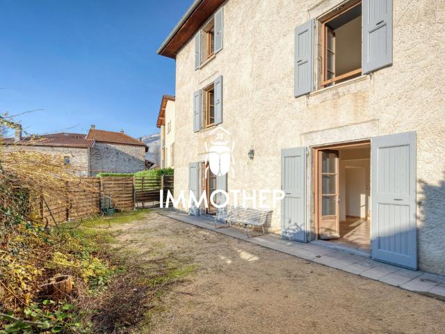 Appartement 6 pièces 180 m²