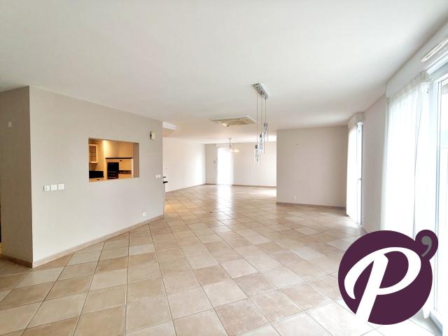 Appartement 6 pièces 180 m²