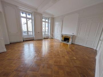 Appartement 6 pièces 182 m²