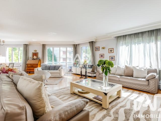 Appartement 6 pièces 180 m²