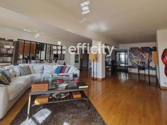 Appartement 6 pièces 180 m²