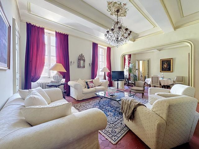 Appartement 6 pièces 180 m²