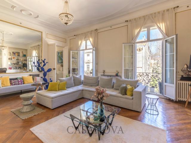 Appartement 6 pièces 181 m²