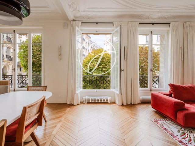 Appartement 6 pièces 185 m²