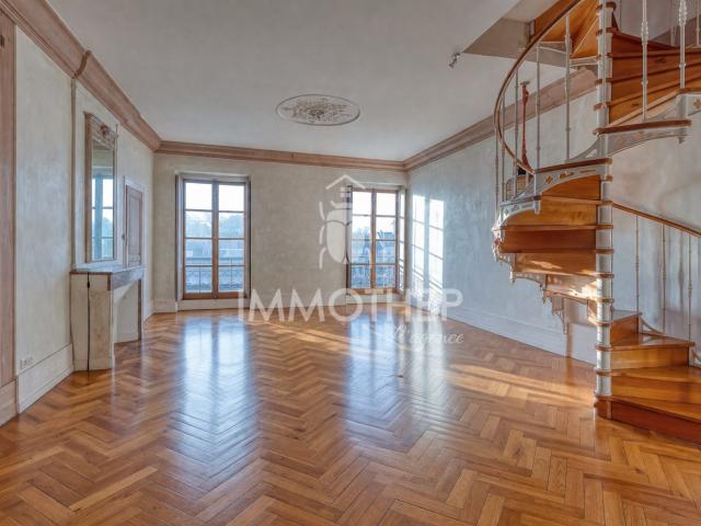 Appartement 6 pièces 191 m²