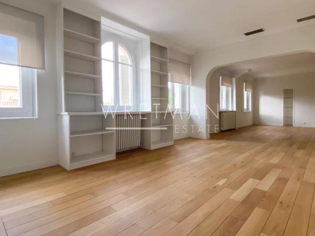 Appartement 6 pièces 191 m²
