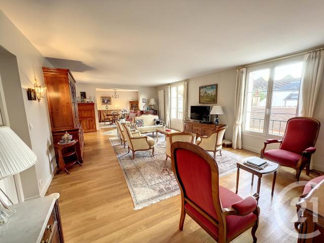 Appartement 6 pièces 195 m²