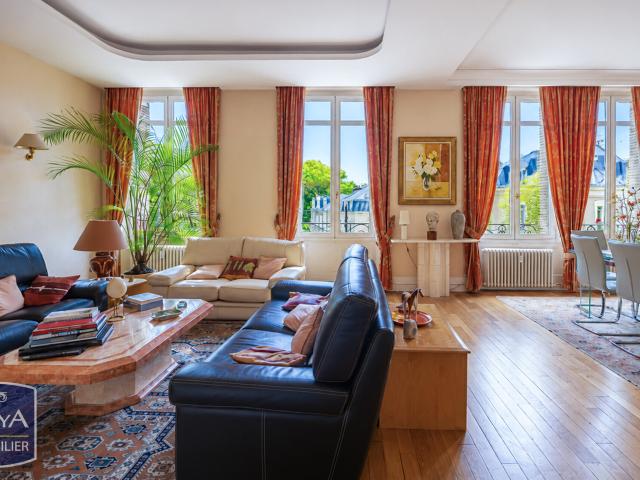 Appartement 6 pièces 195 m²