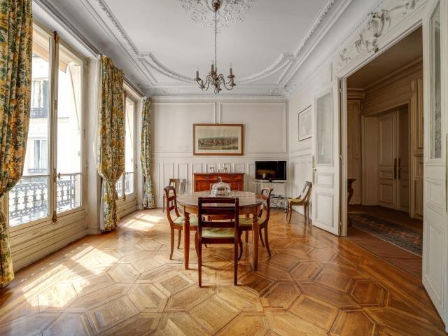 Appartement 6 pièces 196 m²